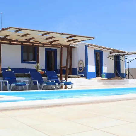 Holiday Dos Tituetos - Ile110